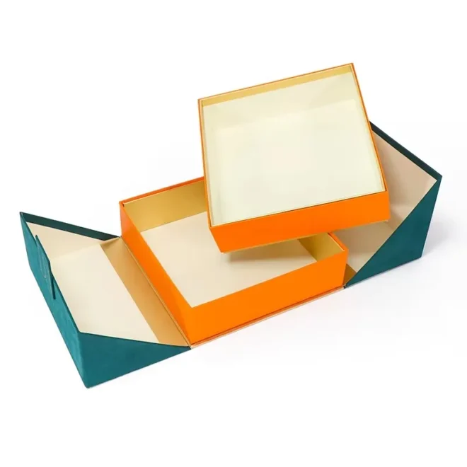 custom boxes with logo