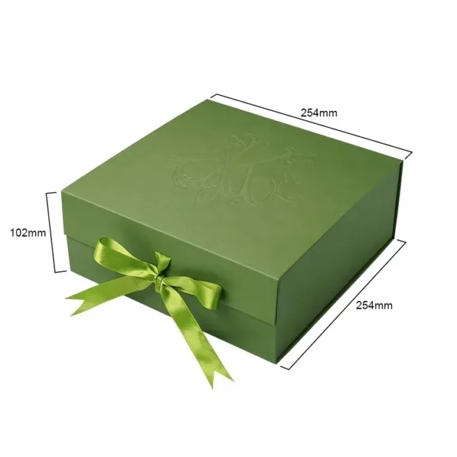 gift box with magnetic lid
